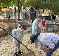 Jardinería en la escuela de West Sedona